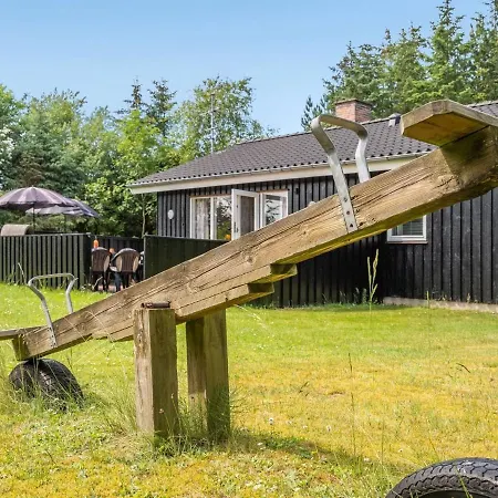 Holiday home Zenitha - 300m From The Sea In Ne Jutland By Interhome
